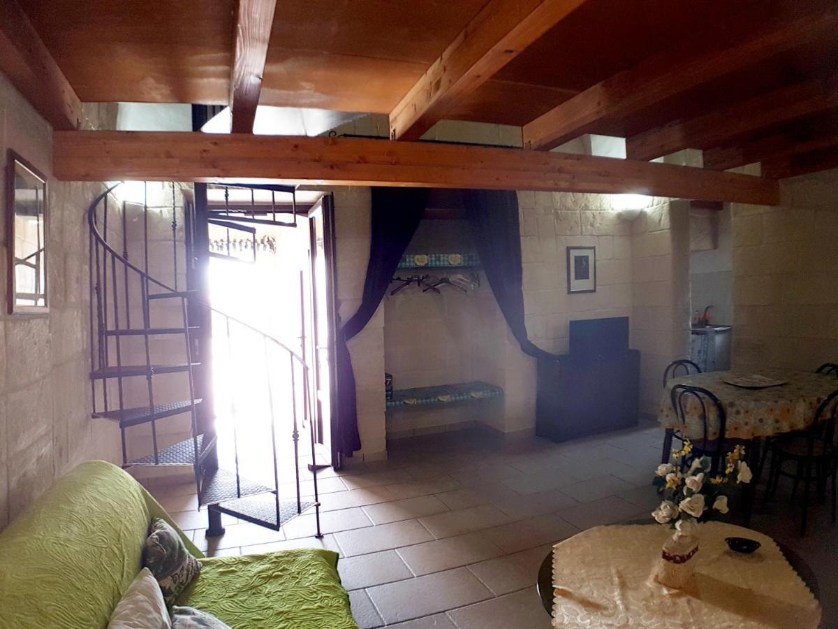 Oikia Vacanze Uggiano La Chiesa Casa Dante Экстерьер фото